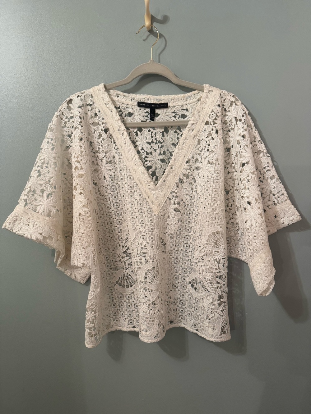 White House Black Market White Floral Eyelet Lace V-Neck Top Size Large